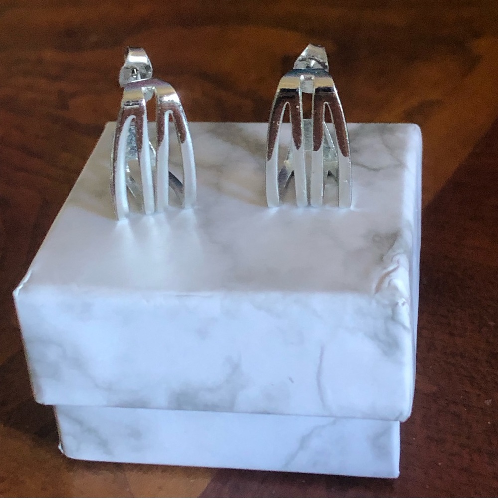 Vintage 80s silver plated lightweight aluminum pierced earrings